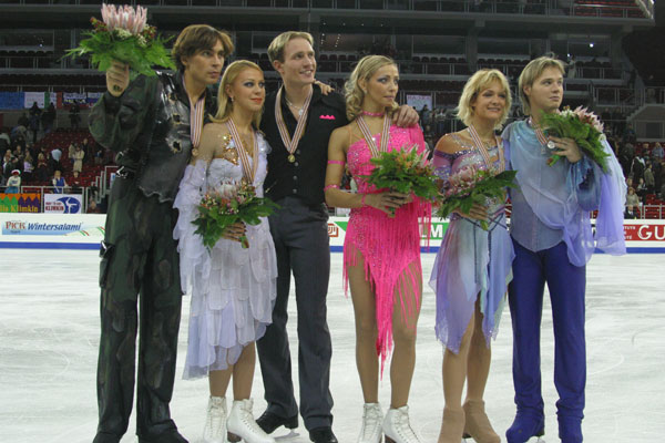 Призёры чемпионата Европы 2004 в танцах на льду